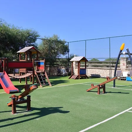 Andriake Club דמרה