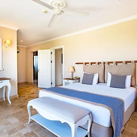 Hotel Andriake Club