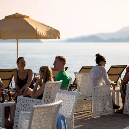 فندق Andriake Club 5*