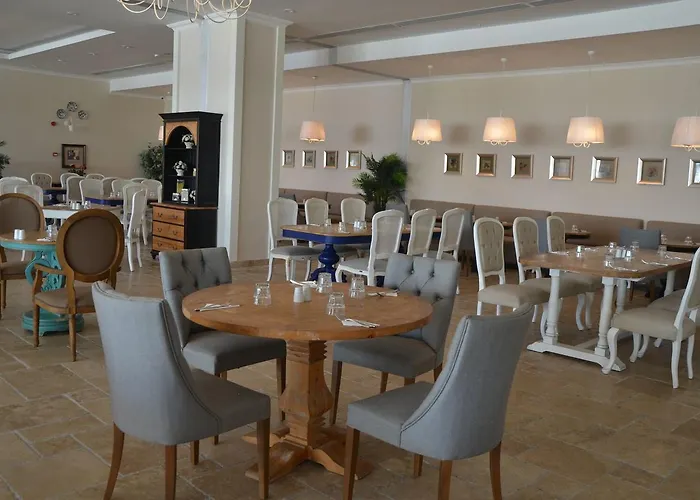 Andriake Club דמרה